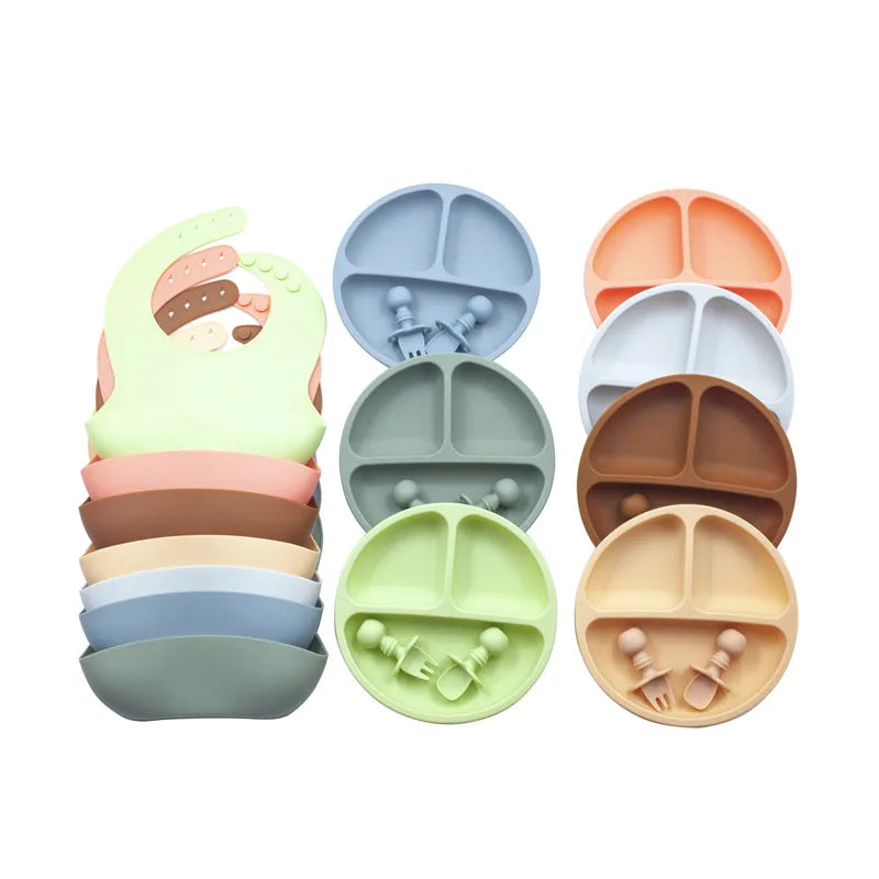 Wholesale Hot Food Safe Silicon Children Divided Plate Kids Spoon and Bib Silicone Baby Feeding Set